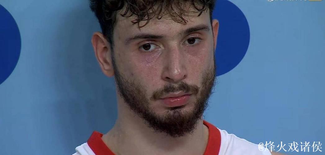 似曾相识?欧锦赛决赛申京也选择三分强投不中,土耳其丢冠 似曾相识?欧锦赛决赛申京也选择三分强投不中,土耳其丢冠