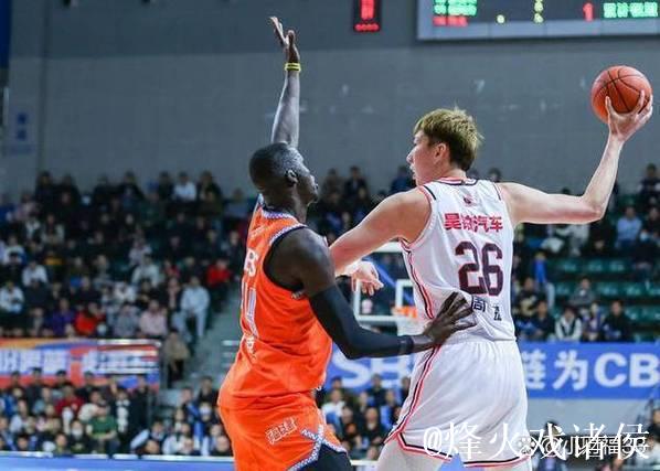 明晚19时35分 CBA常规赛第三轮 辽宁本钢客场挑战北京首钢。