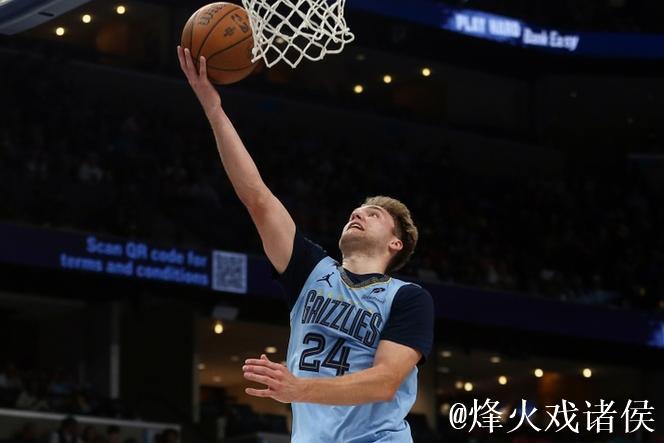 高效奇兵!卡姆-斯潘塞半场6投4中,得到12分1篮板3助攻 高效奇兵!卡姆-斯潘塞半场6投4中,得到12分1篮板3助攻